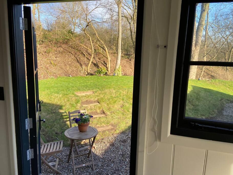Peaceful Shepherd'S Hut In Beautiful Countryside. Linlithgow Esterno foto
